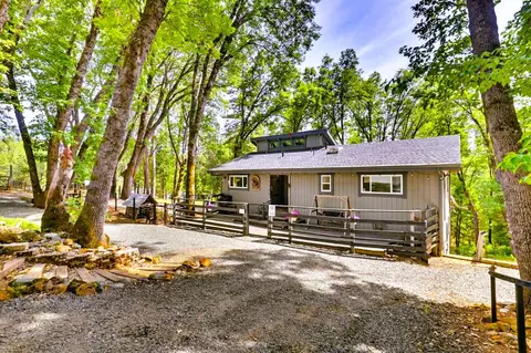 14400 Cherokee Ln, Grass Valley, CA 95945
