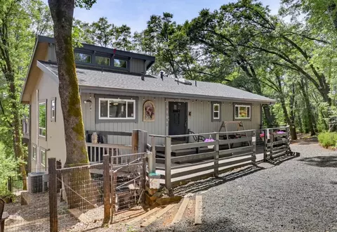 14400 Cherokee Ln, Grass Valley, CA 95945