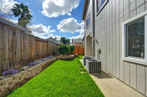 Exterior - 8314 Bramble Bush Cir, Antelope, CA 95843 photo 12 of 17