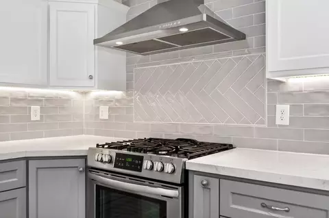Kitchen - 8314 Bramble Bush Cir, Antelope, CA 95843 photo 9 of 10