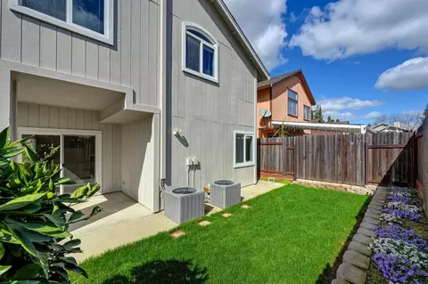 Exterior - 8314 Bramble Bush Cir, Antelope, CA 95843 photo 15 of 17