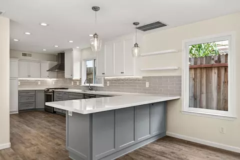 Kitchen - 8314 Bramble Bush Cir, Antelope, CA 95843 photo 4 of 10