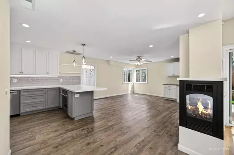 Living - 8314 Bramble Bush Cir, Antelope, CA 95843 photo 14 of 21