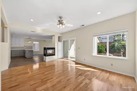 Living - 8314 Bramble Bush Cir, Antelope, CA 95843 photo 8 of 21