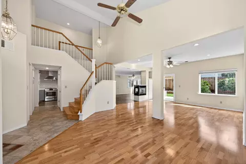 Living - 8314 Bramble Bush Cir, Antelope, CA 95843 photo 3 of 21