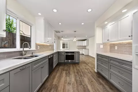 Kitchen - 8314 Bramble Bush Cir, Antelope, CA 95843 photo 10 of 10