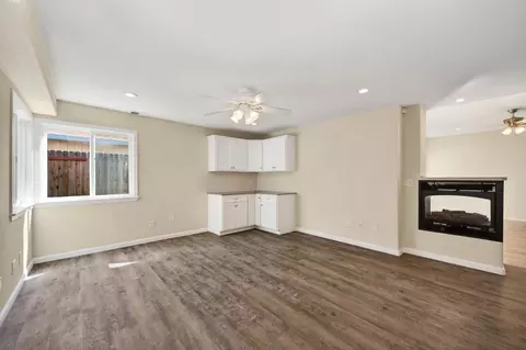 Living - 8314 Bramble Bush Cir, Antelope, CA 95843 photo 16 of 21