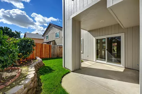 Exterior - 8314 Bramble Bush Cir, Antelope, CA 95843 photo 9 of 17
