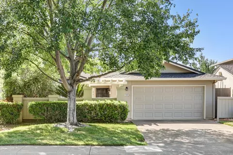 5830 Gloria Dr, Sacramento, CA 95822