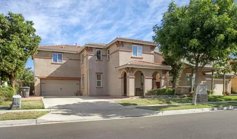689 Stage Coach Dr, Lathrop, CA 95330