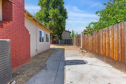Exterior - 1709 Barbara Way, Modesto, CA 95350 photo 8 of 8