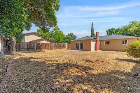 Exterior - 1709 Barbara Way, Modesto, CA 95350 photo 6 of 8