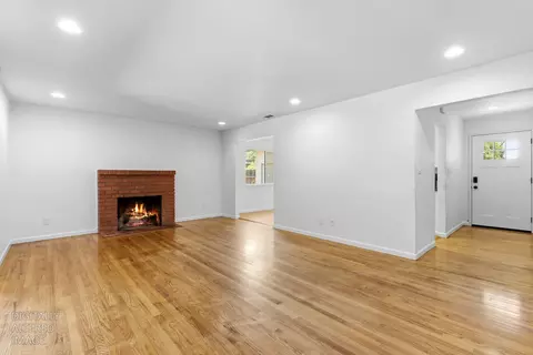 Living - 1709 Barbara Way, Modesto, CA 95350 photo 3 of 8