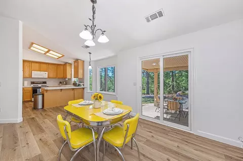 Dining - 180 Fillmore, Colfax, CA 95713 photo 2 of 2