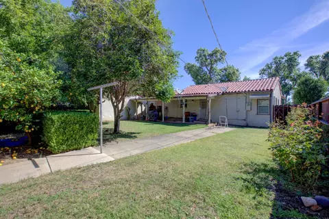 Exterior - 528 N 4th St, Patterson, CA 95363 photo 4 of 11