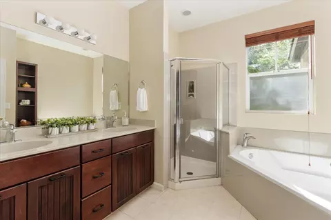 Bath - 308 Fieldstone Dr #1, Murphys, CA 95247 photo 2 of 4
