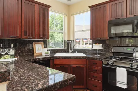 Kitchen - 308 Fieldstone Dr #1, Murphys, CA 95247 photo 2 of 4