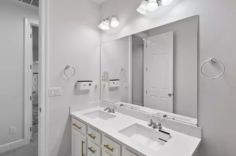 Bath - 3100 Colt Ct, Rocklin, CA 95765 photo 8 of 9