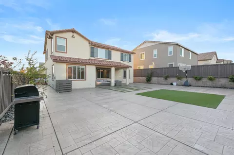 Exterior - 3100 Colt Ct, Rocklin, CA 95765 photo 8 of 13