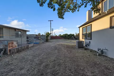 Exterior - 1209 E Pine St, Lodi, CA 95240 photo 8 of 8
