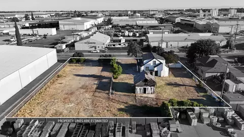 View/Area - 1209 E Pine St, Lodi, CA 95240 photo 1 of 3