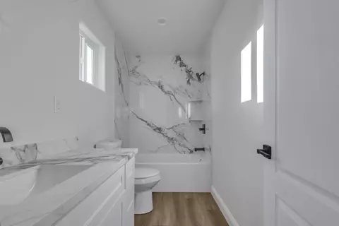 Bath - 1209 E Pine St, Lodi, CA 95240 photo 1 of 12