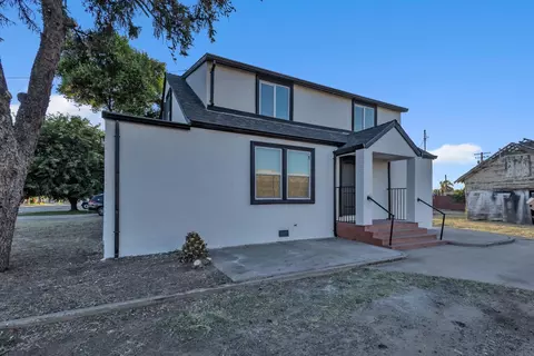 Exterior - 1209 E Pine St, Lodi, CA 95240 photo 5 of 8