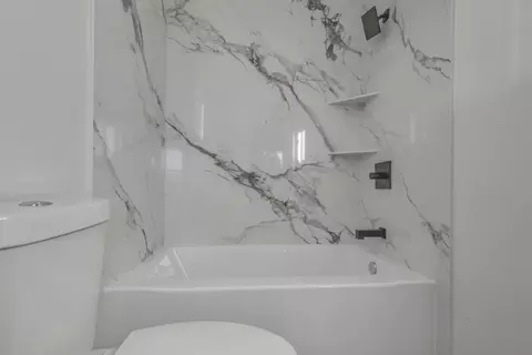 Bath - 1209 E Pine St, Lodi, CA 95240 photo 2 of 12