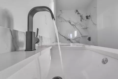 Bath - 1209 E Pine St, Lodi, CA 95240 photo 6 of 12