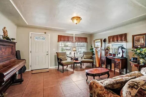 Entry Way - 1829 River Rd, Modesto, CA 95351 photo 4 of 4