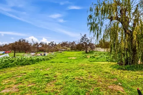 Exterior - 1829 River Rd, Modesto, CA 95351 photo 2 of 6