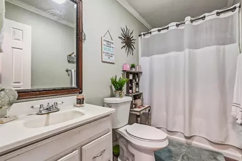 Bath - 1829 River Rd, Modesto, CA 95351 photo 1 of 1