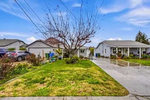 Exterior - 1829 River Rd, Modesto, CA 95351 photo 5 of 6
