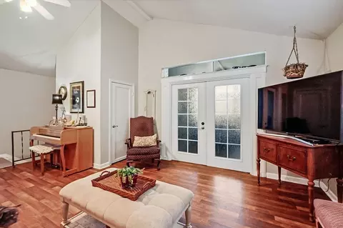 Entry Way - 1829 River Rd, Modesto, CA 95351 photo 3 of 4
