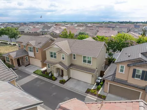 2204 Gallery Dr, Riverbank, CA 95367