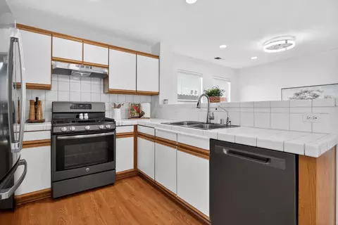 Kitchen - 677 Robert L Smith Dr, Tracy, CA 95376 photo 2 of 4