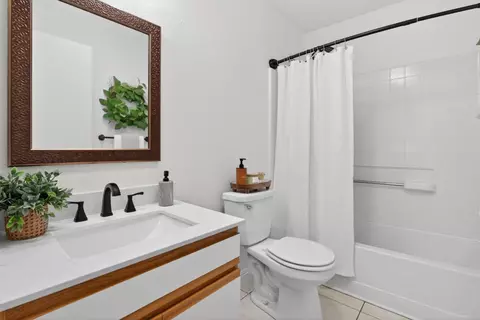 Bath - 677 Robert L Smith Dr, Tracy, CA 95376 photo 1 of 2