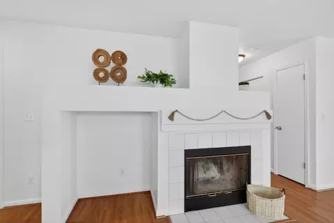 Living - 677 Robert L Smith Dr, Tracy, CA 95376 photo 2 of 3