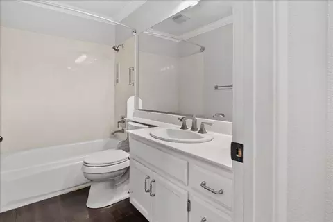 Bath - 1920 Tahoe Cir, Tracy, CA 95376 photo 1 of 7