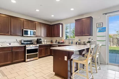 Kitchen - 1024 Elmer Dr, Arbuckle, CA 95912 photo 1 of 2