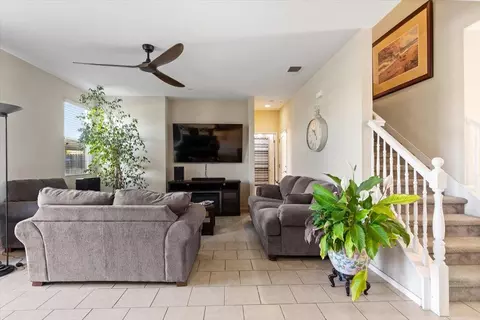 Entry Way - 1024 Elmer Dr, Arbuckle, CA 95912 photo 5 of 7