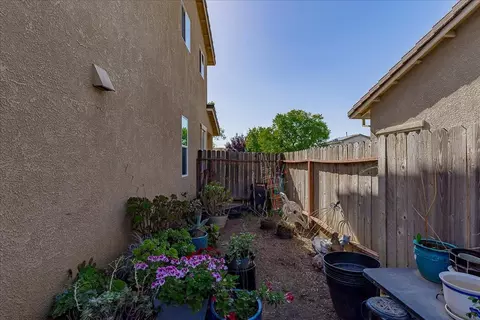 Exterior - 1024 Elmer Dr, Arbuckle, CA 95912 photo 4 of 15