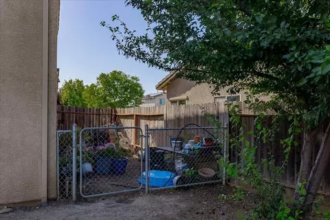 Exterior - 1024 Elmer Dr, Arbuckle, CA 95912 photo 6 of 15