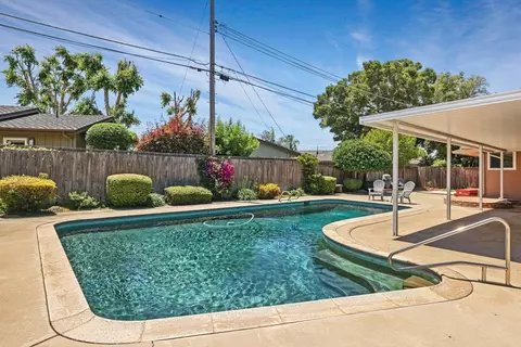 Exterior - 1317 Edgewood Dr, Lodi, CA 95240 photo 5 of 8