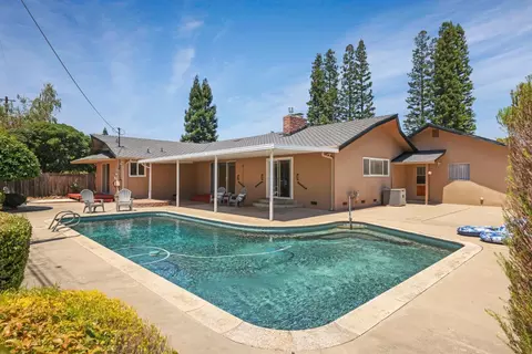 Exterior - 1317 Edgewood Dr, Lodi, CA 95240 photo 6 of 8