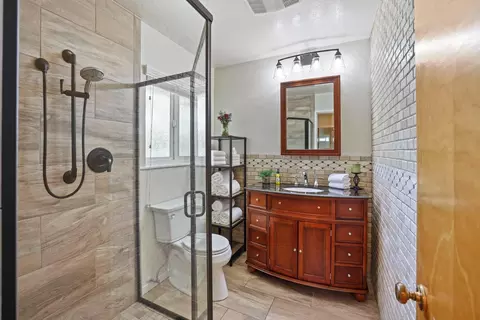 Bath - 1317 Edgewood Dr, Lodi, CA 95240 photo 2 of 5