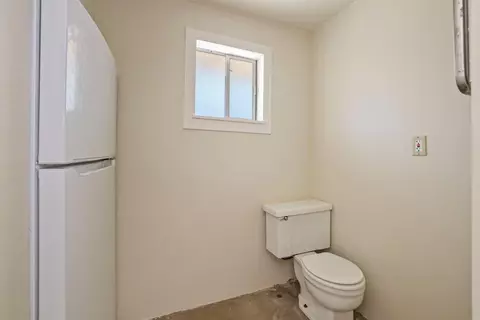 Bath - 1317 Edgewood Dr, Lodi, CA 95240 photo 5 of 5