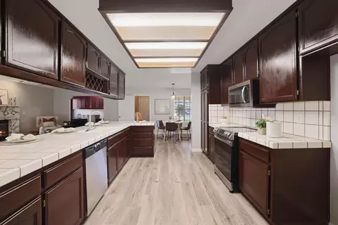 Kitchen - 924 E Milgeo Ave, Ripon, CA 95366 photo 2 of 2