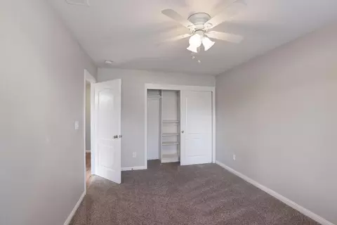 Bedroom - 924 E Milgeo Ave, Ripon, CA 95366 photo 5 of 5