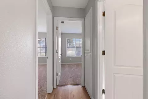 Entry Way - 924 E Milgeo Ave, Ripon, CA 95366 photo 3 of 3